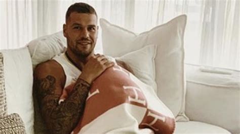 Buddy franklin on wn network delivers the latest videos and editable pages for news & events, including entertainment, music, sports, science and more, sign up and share your playlists. Jesinta, Buddy Franklin baby: Sweet nickname for newborn ...