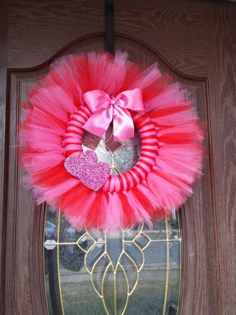 Bright Pink And Red Tulle Wreath For Valentines Day Diy Valentines Day