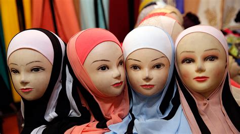Muslim Headscarf Debate Divides France