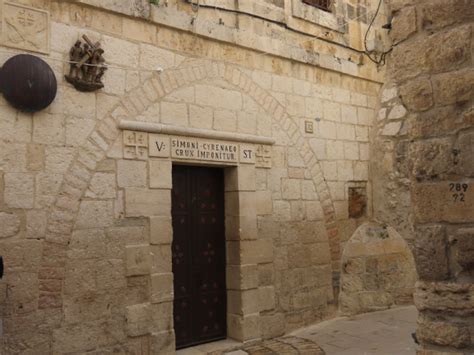 How To Walk The Via Dolorosa The Most Popular Route In Jerusalem