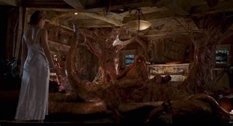 (2005) a boy, dylan (michael angarano), in grade ten with terminal cancer gets a last wish from the wish givers foundation. Slither | 시난이팀의 블로그
