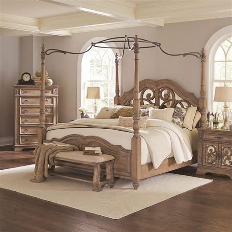 Ilana Collection 205071 Canopy Bed In An Antique Linen