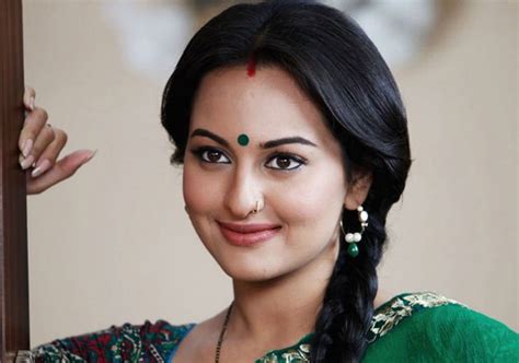 Sonakshi Sinha Reveals Her Style Icon Bollywood News India Tv
