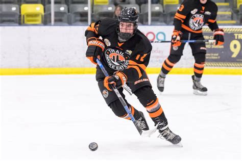 smoke eaters open road trip with 4 1 victory in coquitlam trail champion