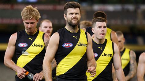 Watch australian football matches live and online with a watch afl global pass. AFL 2020: 'Unacceptable', 'Like a turnstile': AFL greats blasts 'pedestrian' premiers Richmond ...