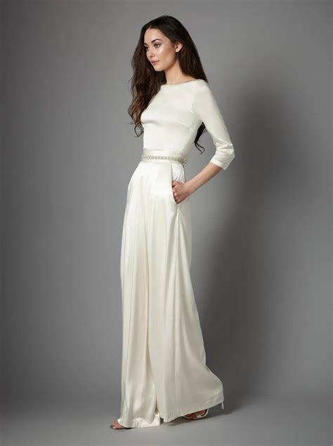 Https://tommynaija.com/wedding/best Fabric For Winter Wedding Dress