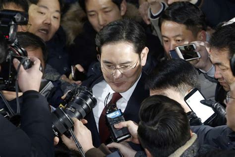 South Korea Prosecutors Seek To Arrest Samsung Heir In Bribery Scandal South China Morning Post