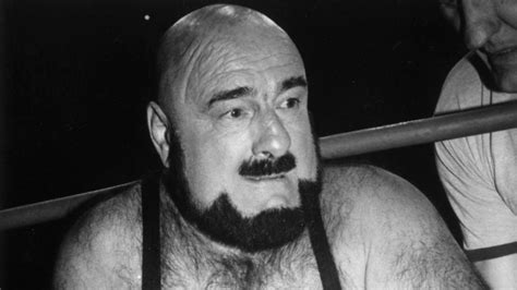 Mad Dog Vachon Pro Wrestler Dies At 84 The New York Times