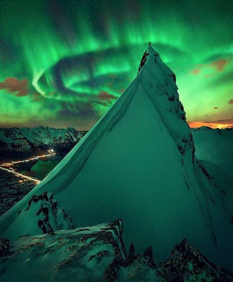 Northern Lights Across Lofoten Norway Awesomewallpapers