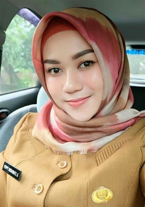 Pin di Jilbab cantik