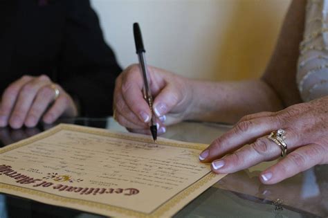 ¿certificado de matrimonio con anotación marginal de divorcio certificado registro civil