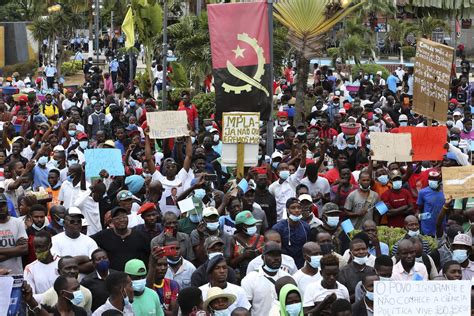 Angola Milhares Marcham Em Luanda Gritando “fora Mpla” E Defendendo Líder Deposto Da Unita