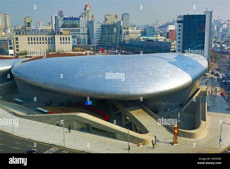 Modern Architecture Of The Dongdaemun Design Plaza And Culture Park