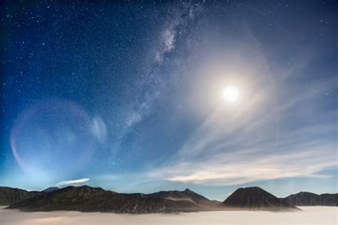 Milky Way Against A Bright Moon Todays Image Earthsky