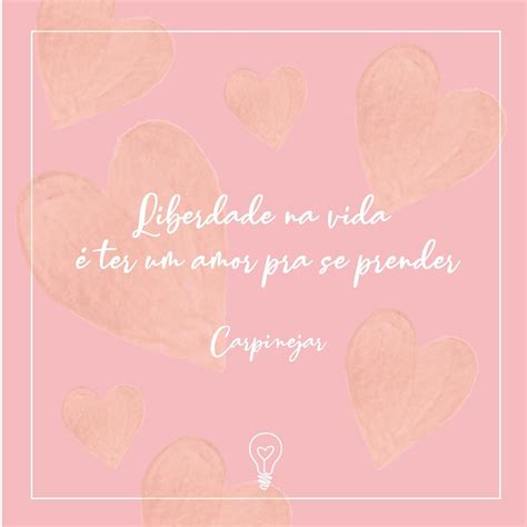 a pink background with hearts on it and the words liberade no tida