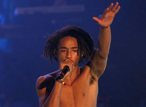 Jaden Smith Went Shirtless During A Concert In Paris This Weekend Scoopnest