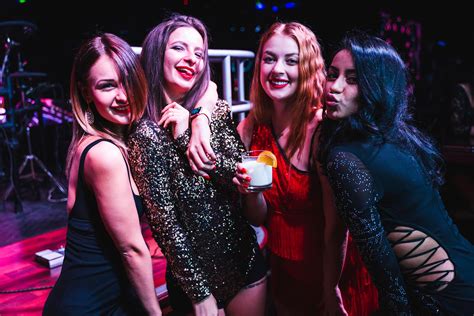 Ladies Night At Muscovites Nightclub Dubai Ladies Night Night Club Lady