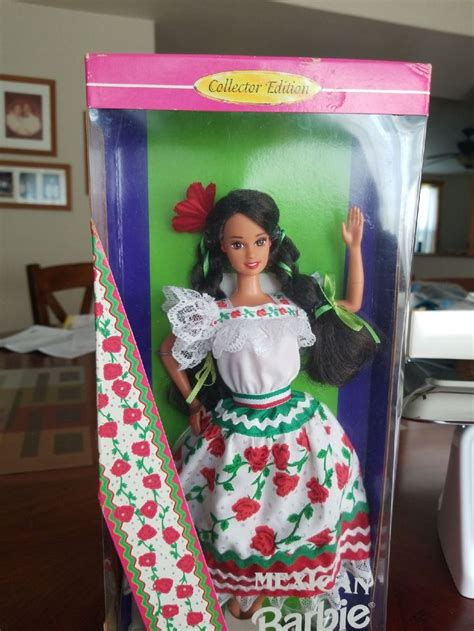 1995 Mexican Barbie Dolls Of The World Collection Never Removed From
