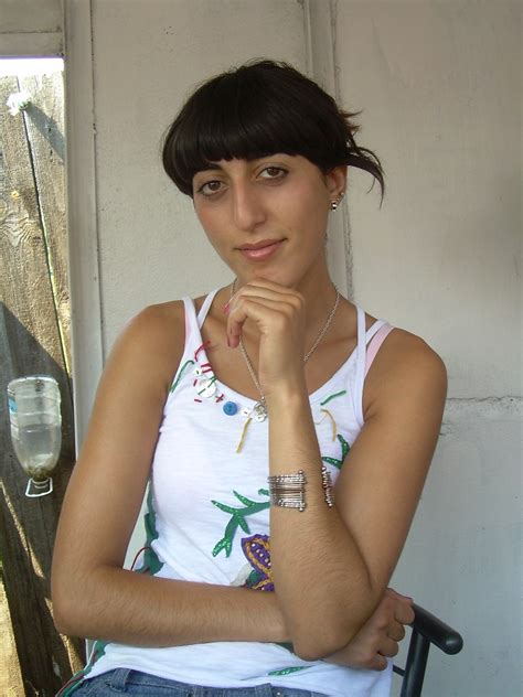 Короткие стрижки на армянских женщинах 88 фото