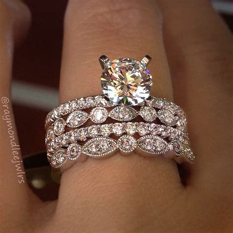 Halo engagement rings combine the best of both worlds: Pin on Engagement Rings