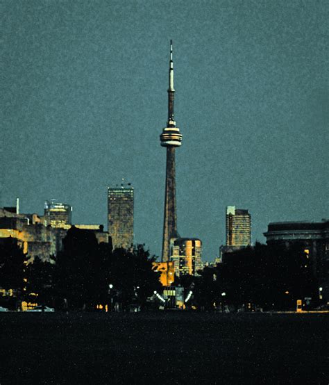 Cn Tower At Night By Myphotos Chris On Deviantart
