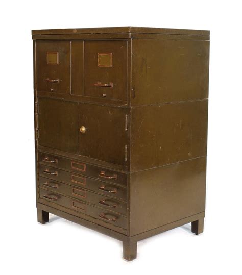 Refreshing an old metal filing cabinet with a new coat of paint isn't as complicated as it seems with the right tricks. Vintage Industrial Army Green Art-Metal Combination Flat ...