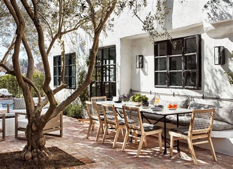 A Creative Power Couple’s Spanish Colonial Retreat In L A Patio Spanish Colonial