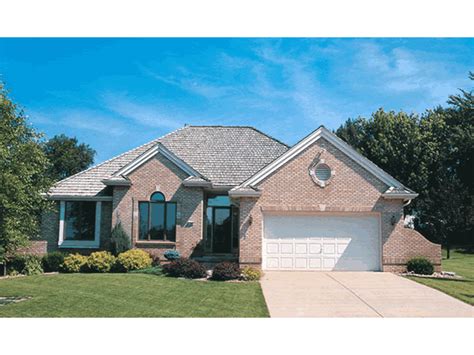 Floor plans from 600 sq ft to 700 sq ft. Valdosta Brick Ranch Home Plan 026D-0614 | House Plans and ...