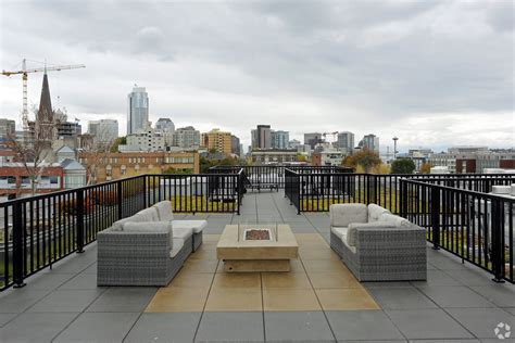 Evolve Apartment Homes Rentals Seattle Wa