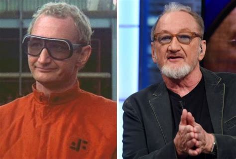 Robert Englund Willie From V V Tv Show Ghost Movies Mini Tv Robert