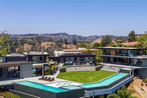Outstanding Modern Contemporary Style Mansion In Beverly Hills