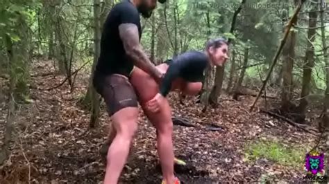 Latina Yeili Sexo En El Bosque