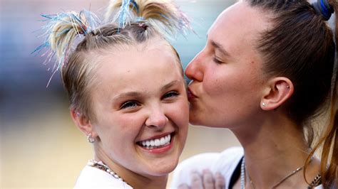 Jojo Siwa And Kylie Prew Relationship Timeline From Cruise Trip Meet