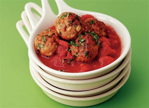 Kruidige Kipballetjes In Tomatensaus Recept Allerhande Albert Heijn