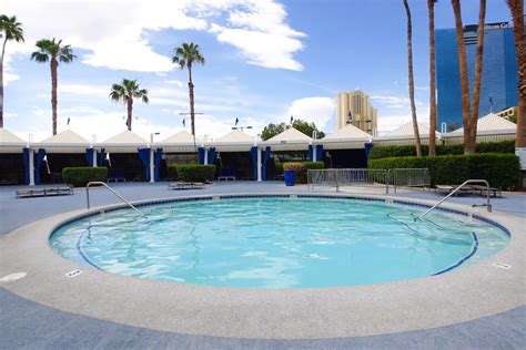 Ballys Las Vegas Pool Best Vegas Strip Pool With Deep End