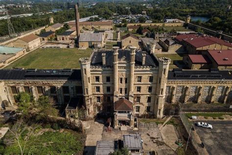 Ghost Themed Tours Are Being Held At The Old Joliet Prison Joliet