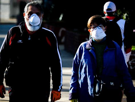 La empresas consideradas esenciales tendrán la posibilidad de solicitar en comisaría virtual un permiso especial para poder circular incluso en cuarentena. Gobierno anunció que comunas en fase 2 tendrán permiso ...