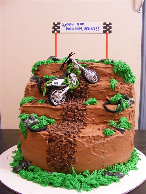 No matter if you live in a hot, humid, cold, or dry area, all roads possess the ability to be rather harsh to your skin should you ever go down. Boy's Motorbike Cake | Motorbike cake, Birthday cake kids ...
