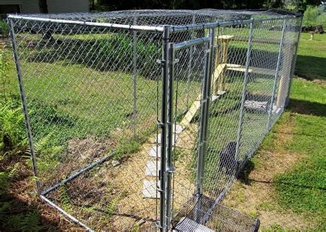 Outdoor cat enclosures, cat runs, cat houses and cat cages plus a full range of supplies & accessories to keep your cat safe, happy and healthy. How To Make a Outdoor Catio or Cat Enclosure - Howzoo