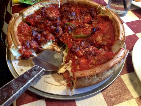 Deep Dish Pizza In Chicago Giordanos Pizza Review
