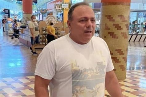 1,922 likes · 56 talking about this. Sem máscara, Pazuello ironiza sobre uso de proteção em ...
