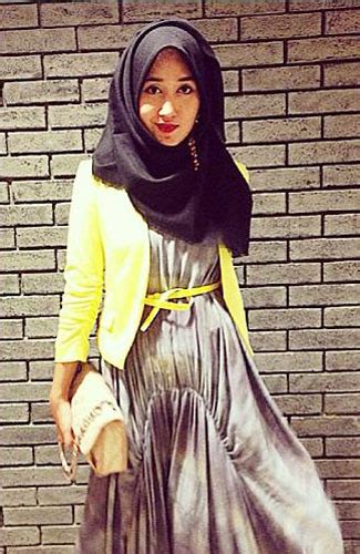 Ya Ampun Cewek Jaman Sekarang Pakai Hijab Kok Tidak Pakai Celana