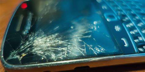 How to fix a cracked screen on a smartphone. 4 Ways To Fix A Cracked Phone Screen | HuffPost