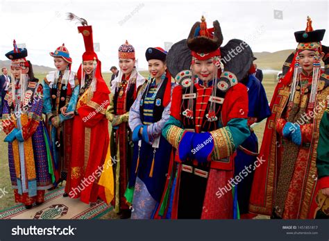 Ulaanbaatarmongolia 07062019 Men Mongolian Traditional Clothing ภาพ