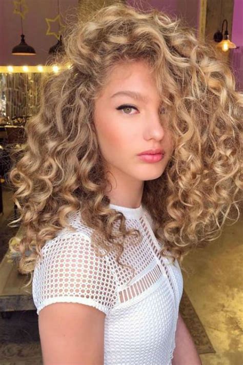 Inspiration Cheveux Boucl S Blonde Curly Hair Honey Blonde Hair