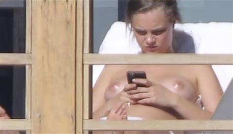 Emma Watson Nude Sunbathing Photos Complete Collection Cloud Hot Girl