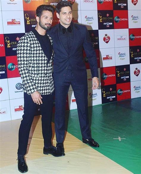 Two Good Looking Men In One Frame Shahid Kapoor And Siddharth Malhotra At The Zee Cine Awards