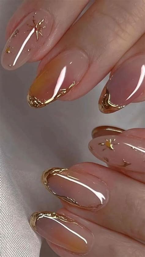 Stunning Gold Nail Inspo To Copy For Your Next Manicure T Rnak