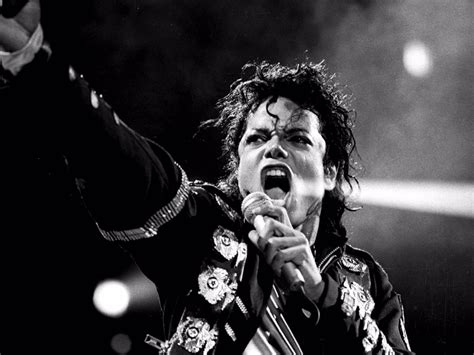 Michael Jackson dejó grabado material para ocho discos póstumos más
