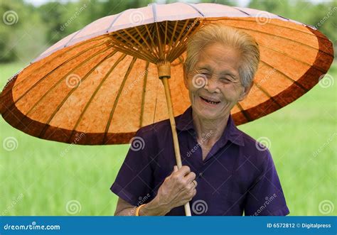 Woman With Parasol In 1950s Style Royalty Free Stock Image 14002228